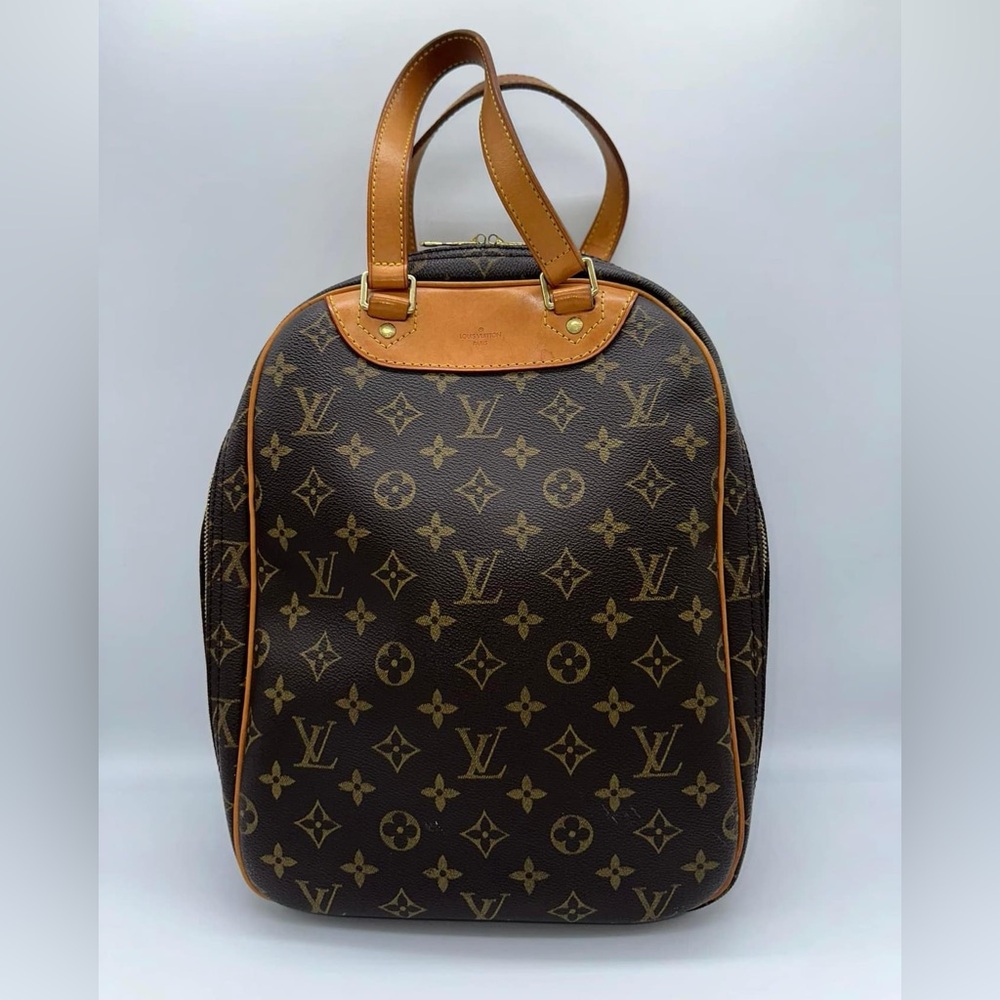 Authentic pre-owned LOUIS VUITTON Excursion Monogram Handbag / Travel Shoe bag